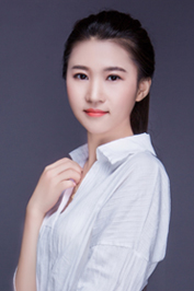 設(shè)計(jì)師鄒雅靜