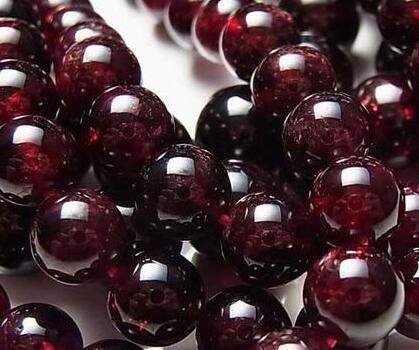 石榴石產(chǎn)自那里？價(jià)值高嗎？