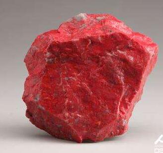 雞血石多少錢？怎么辨別真假呢？