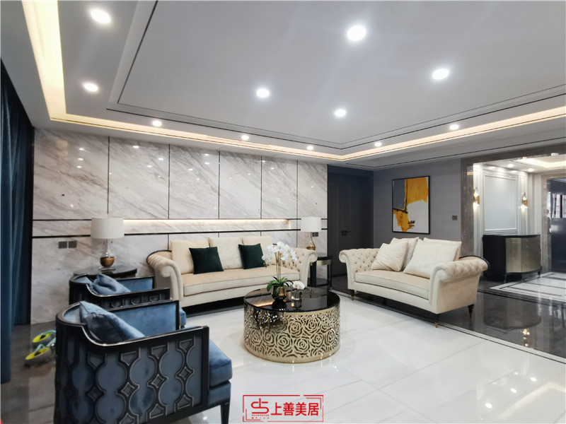 別人家陽臺那么好看，衣服晾哪里？