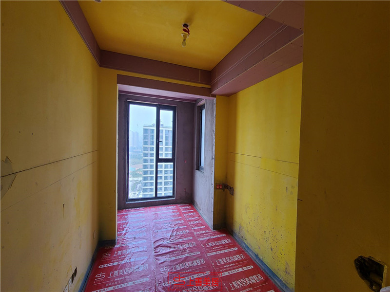 融創(chuàng)13號(hào)地155平