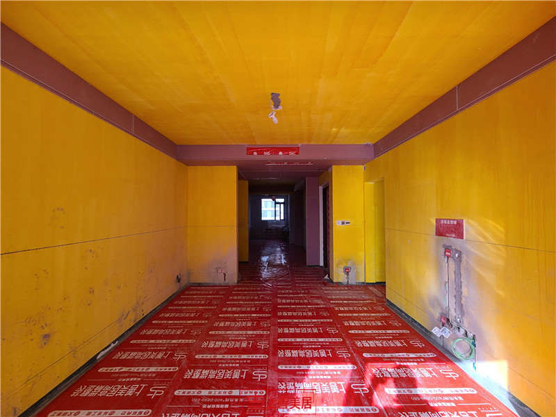 融創(chuàng)中心155平