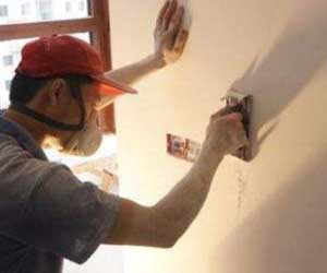 裝修刮膩?zhàn)右嗌馘X？